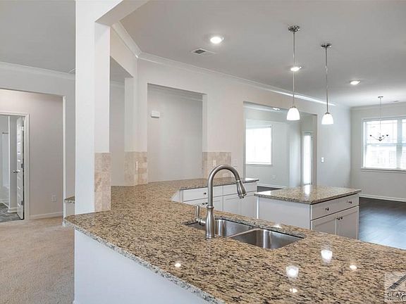 5th image of 1010 Club House Drive