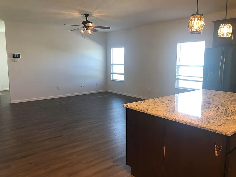 1417 Hoovler Way — Photo 4