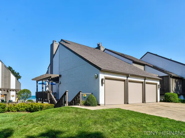 101 N Shore Dr APT 2, South Haven, MI 49090