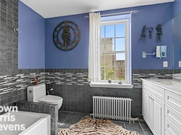 863 Riverside Drive image 16 of 21