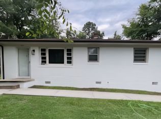 1600 Autumn Dr, Greensboro, NC 27405