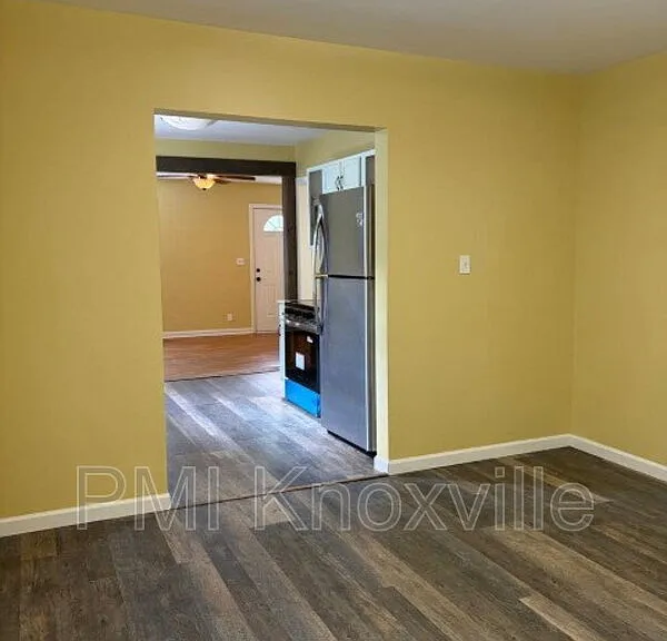 2340 Boxwood Ln — Photo 8
