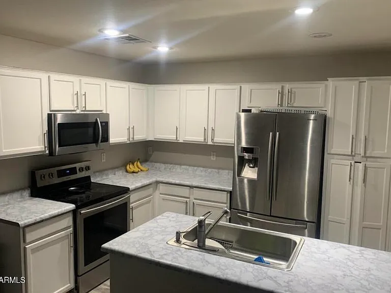 1533 S 228th Ln — Photo 3