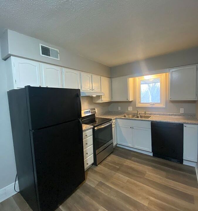 1st image of 630 N 9th St APT 8