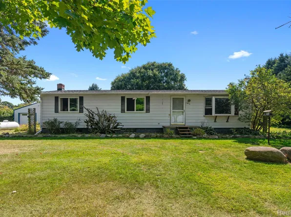 1970 Gravel Creek Rd, North Branch, MI 48461