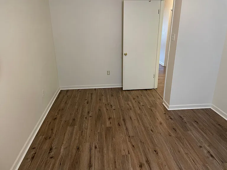 214C Gloria St — Photo 9
