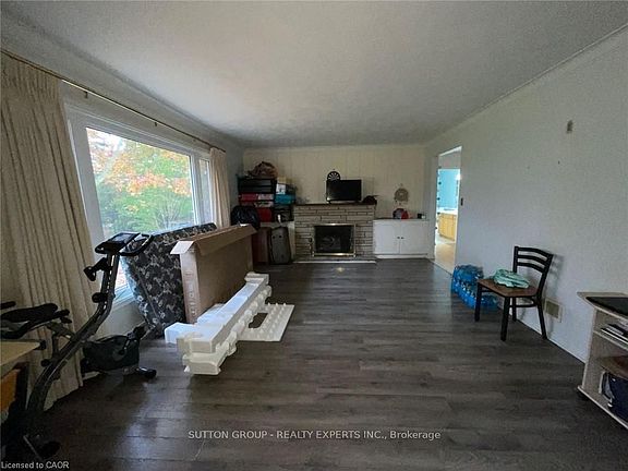4th image of 415 Mount Pleasant Rd