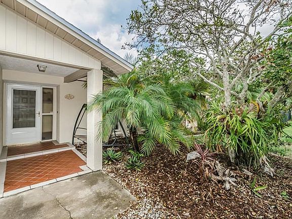 2nd image of 3062 Pin Oak Dr