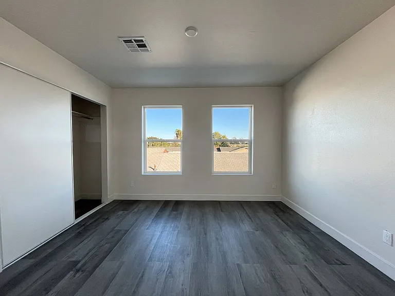 5017 Clara St — Photo 14