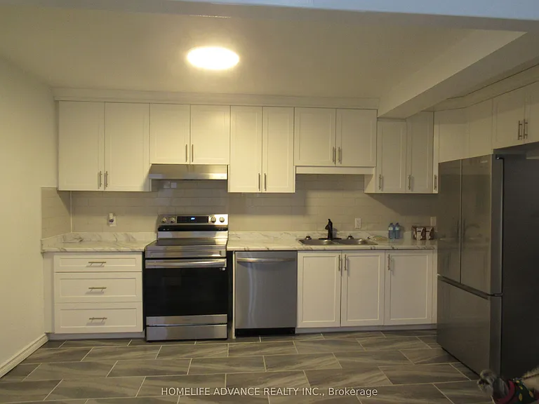 14 Graham Ave S — Photo 3