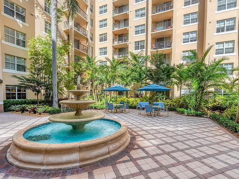 1801 N Flagler Dr #818 — Photo 31