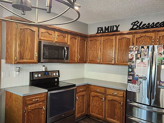 3rd image of 1045 Bristol Way