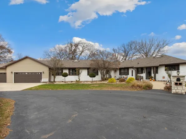 2800 E Hill Dr, Rock Falls, IL 61071