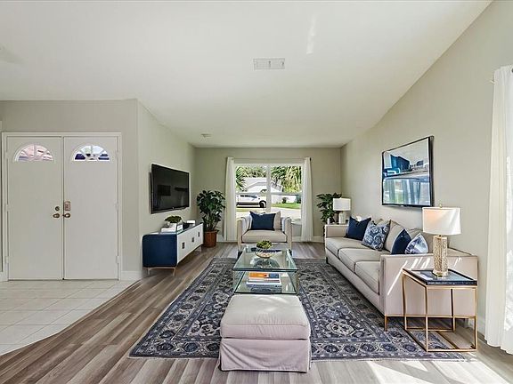 5th image of 8450 Royal Hart Dr