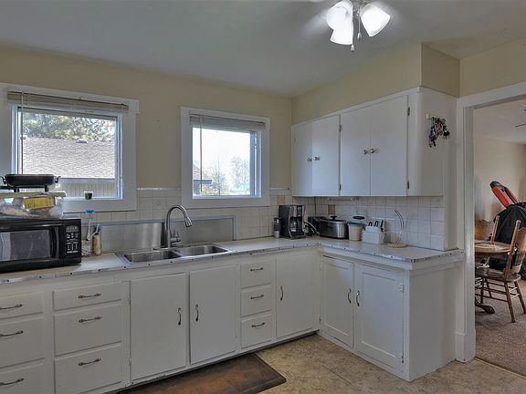 3rd image of 2023 E Marshall Ave