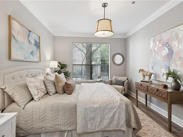 3777 Peachtree Rd #914 — Photo 10