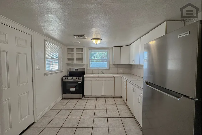 308 E Vogel Ave #2