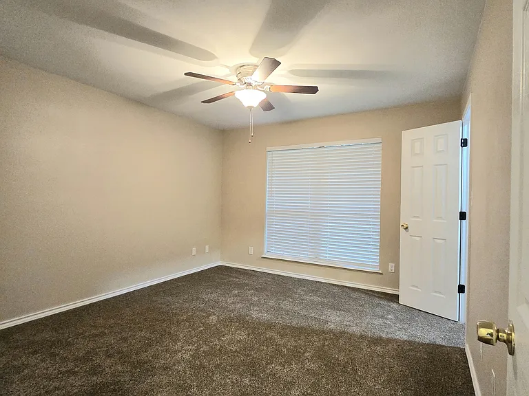 640 Canada St #5 — Photo 11