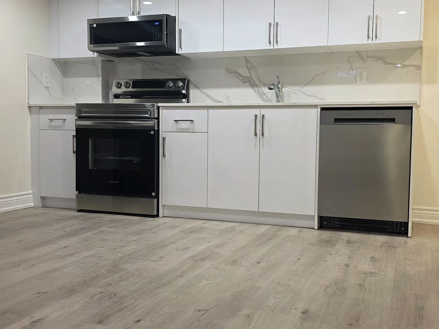 2 bed, $2,099 — Photo 2
