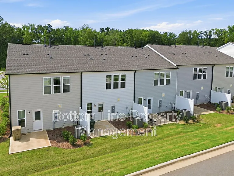 460 Glen Clova Dr — Photo 7