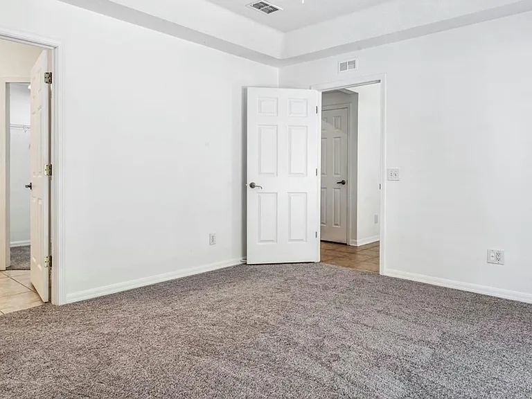 16013 Stags Leap Dr — Photo 17