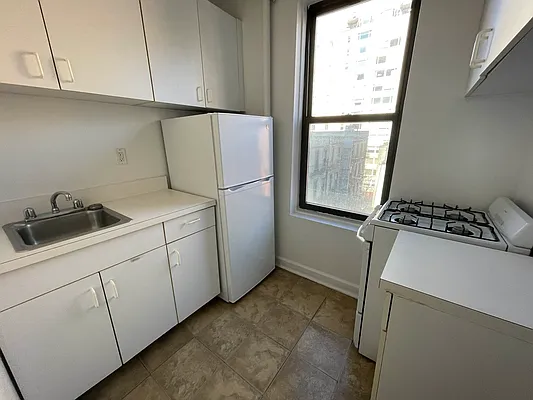 Rented by Bond New York | media 6