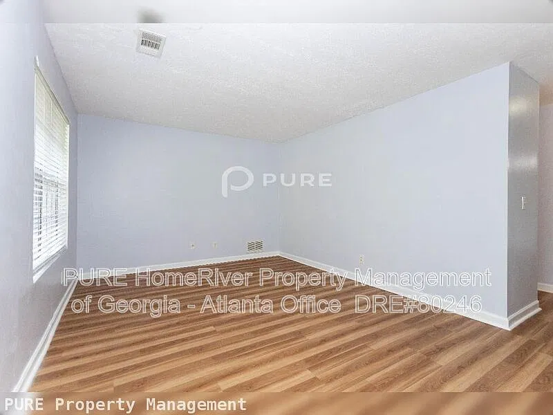 2 bed, 1.5 bath, 1452 sqft, $1,500 — Photo 4