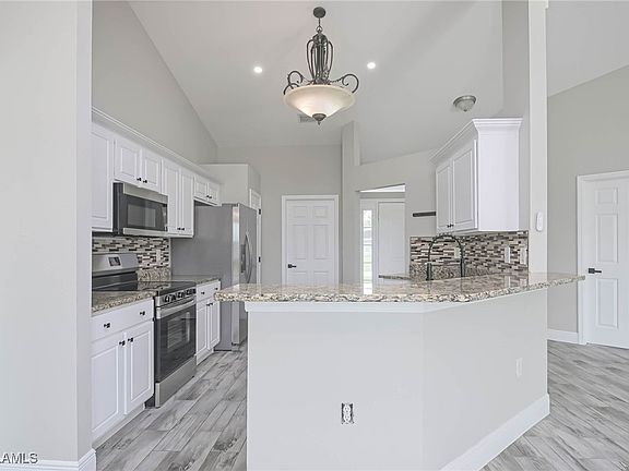 5th image of 1518 NE 43rd Ln