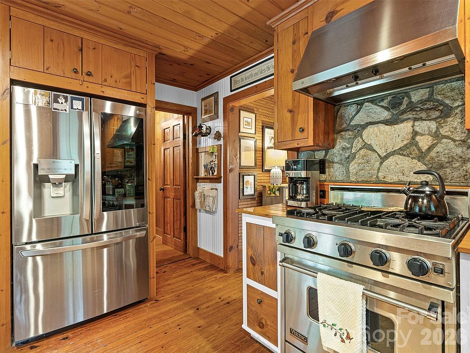 10th image of 85 Chestnut Hill Rd