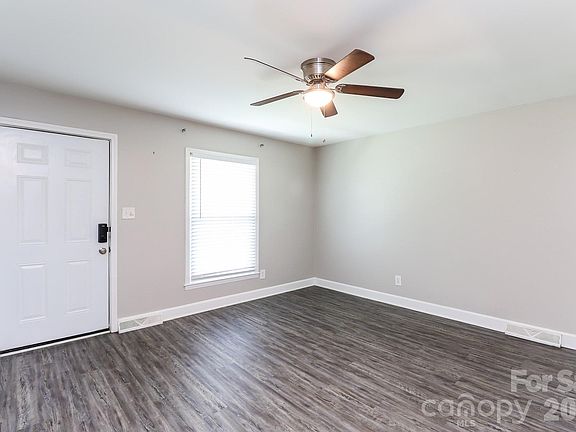 4th image of 6424 Springfield Dr
