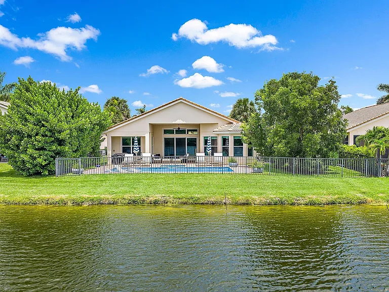 518 Carrara Ct — Photo 3