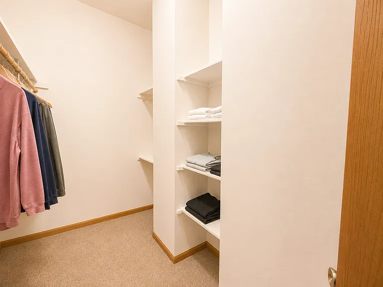 4006 Meadow View Dr — Photo 14