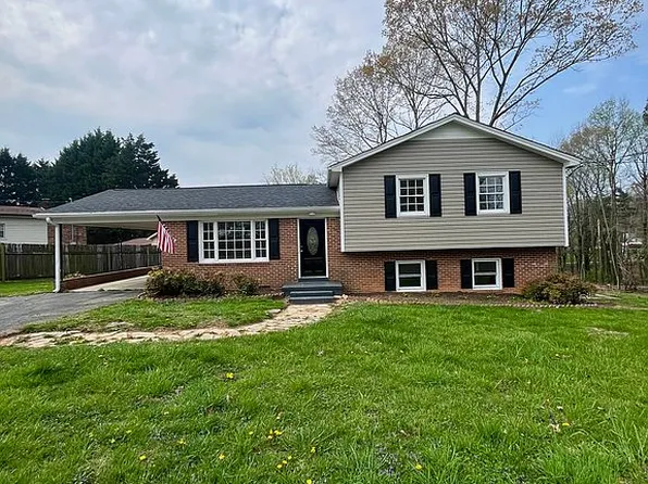 230 Noonkester Dr, Mount Airy, NC 27030