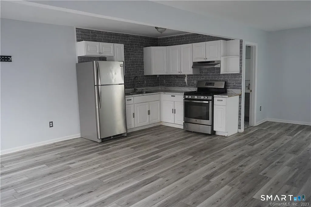 2 bed, 1.0 bath, 900 sqft, $1,695 — Photo 1