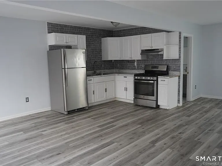 541 Whalley Ave — Photo 1