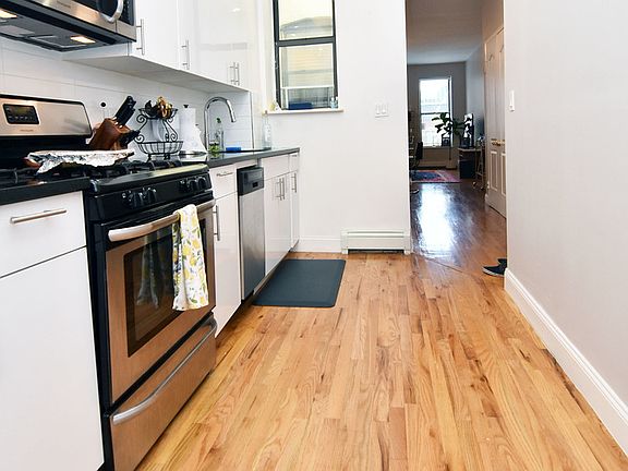 4th image of 309 W 113th St APT 4A