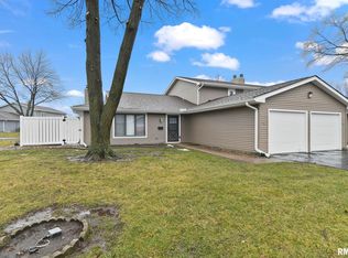 98 Brookside Pl, Springfield, IL 62704