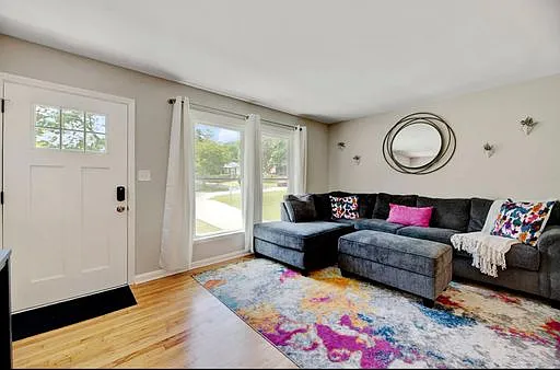 2809 Newark Dr — Photo 4