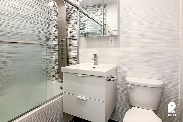 Rented by REZI | media 9