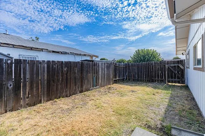 341 Greenoch Way — Photo 10