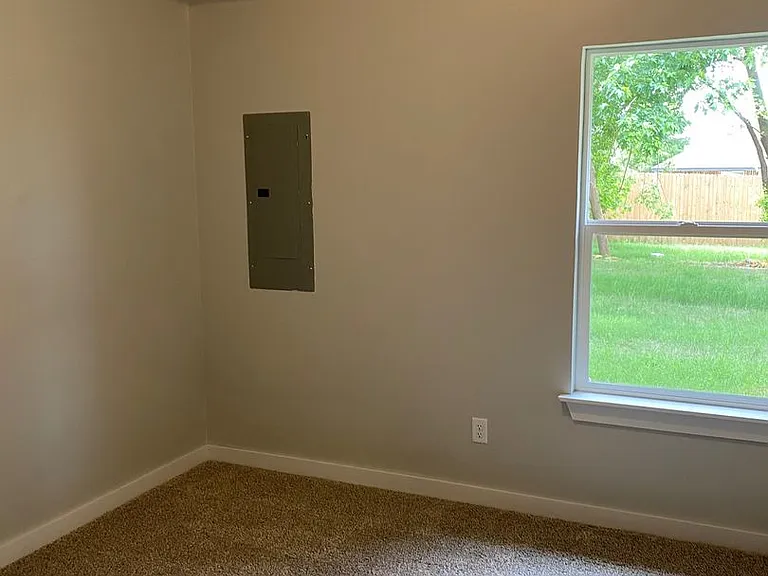 1322 E Cavanaugh St — Photo 12