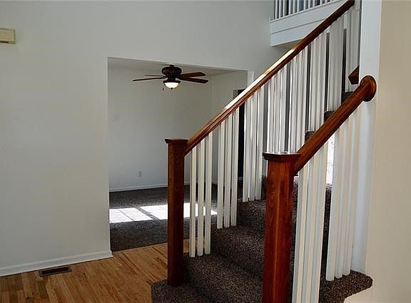 4th image of 804 Highland Dr