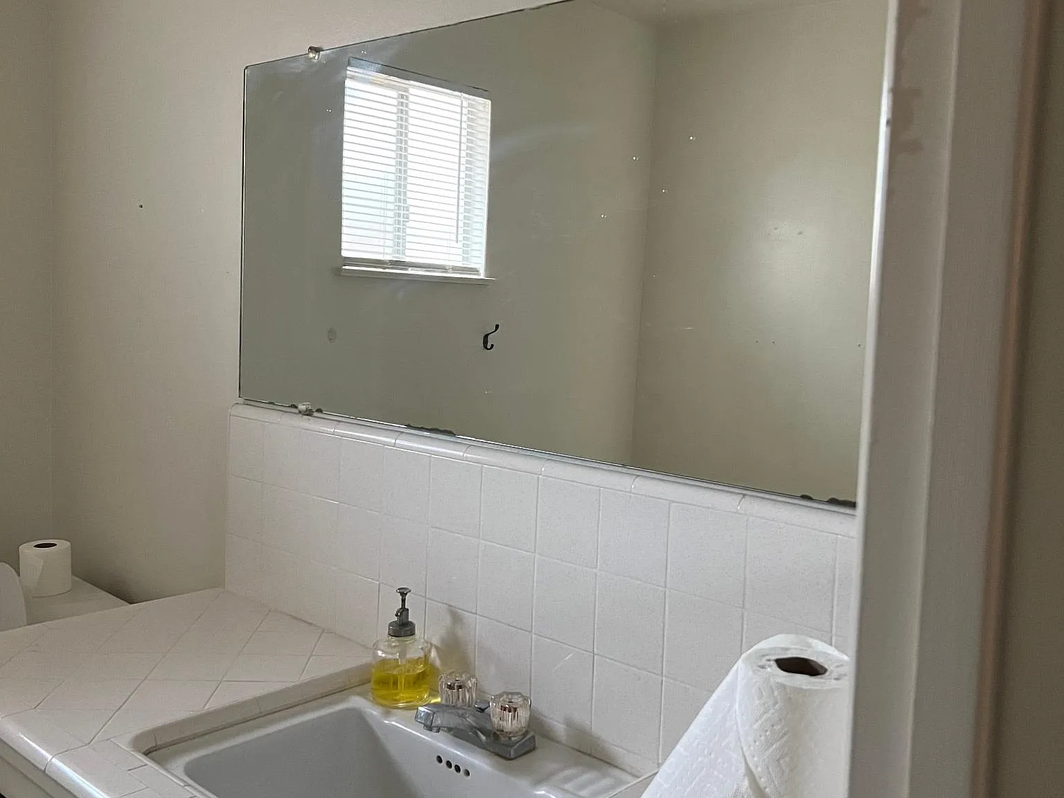 671 E San Carlos Ave — Photo 1