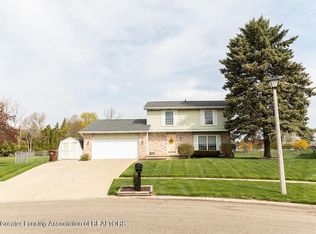 4438 Oakcrest Dr, Lansing, MI