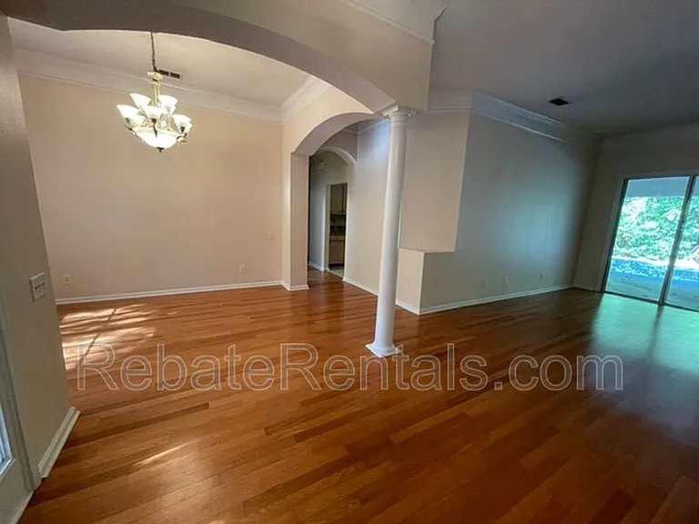 8907 Hampton Landing Dr E — Photo 29