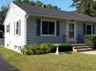 221 Frederick Ave, Fort Atkinson, WI 53538