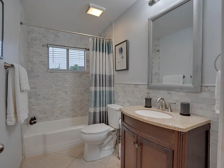1660 NE 26th Ave — Photo 15