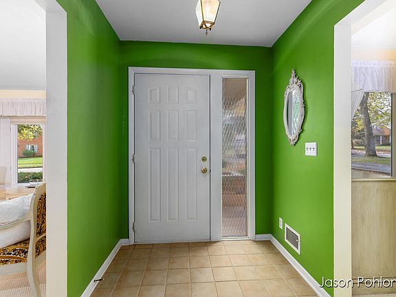 5th image of 1653 Fruitwood Dr NW