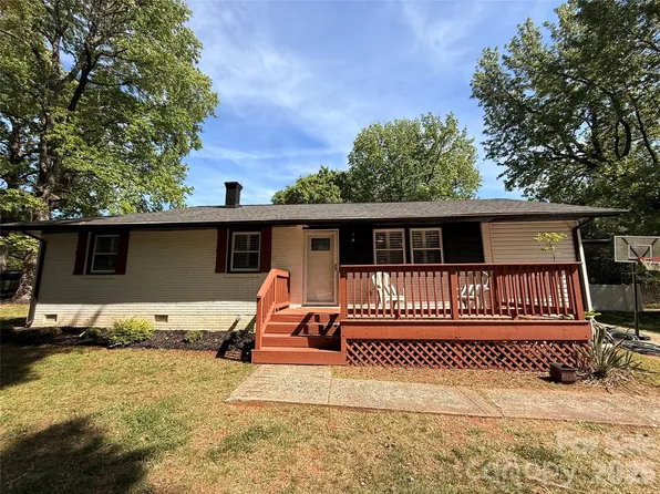 401 Rutland Dr, Charlotte, NC 28217