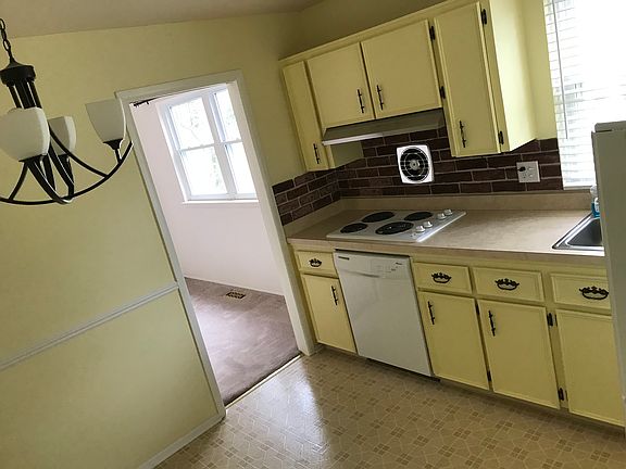4th image of 544 Langfield St